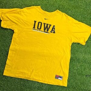 Nike Iowa Hawkeyes Football Yellow T Shirt Men's 2XL NCAA College